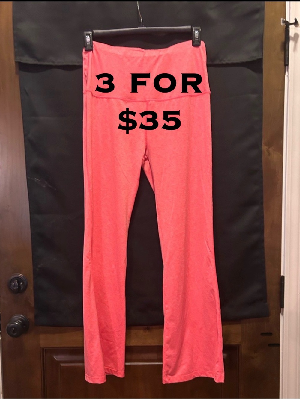 Flattering Women’s XL Athletic/Yoga 15% Spandex! Waist 32” -35”  High Quality!!